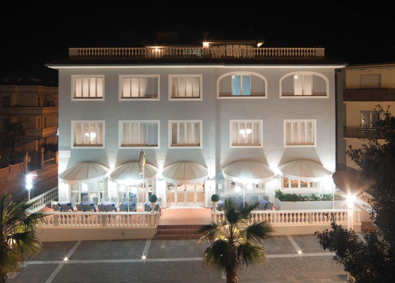 Hg Hotel Il Settebello Marina di Cecina Eksteriør bilde