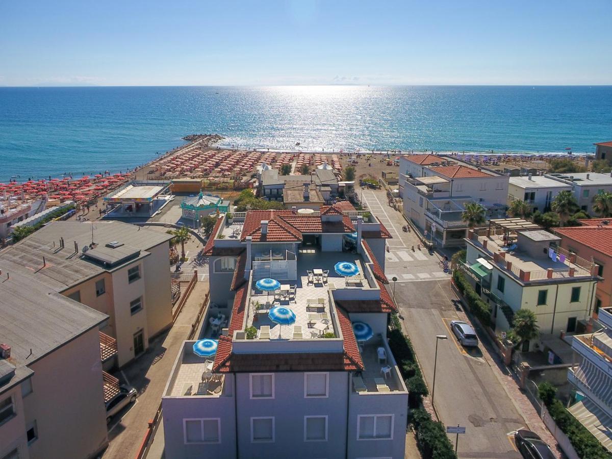 Hg Hotel Il Settebello Marina di Cecina Eksteriør bilde