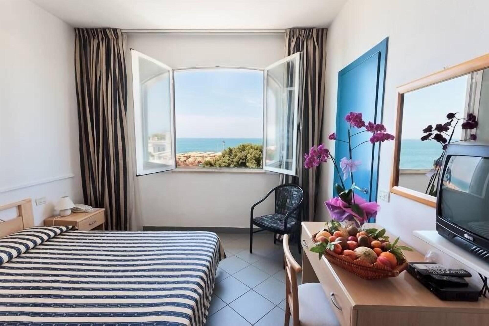 Hg Hotel Il Settebello Marina di Cecina Eksteriør bilde