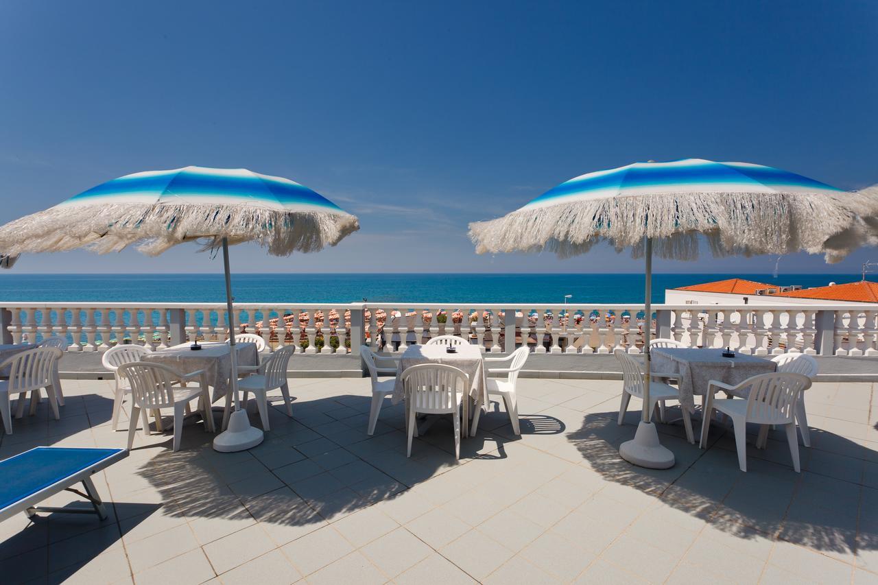 Hg Hotel Il Settebello Marina di Cecina Eksteriør bilde